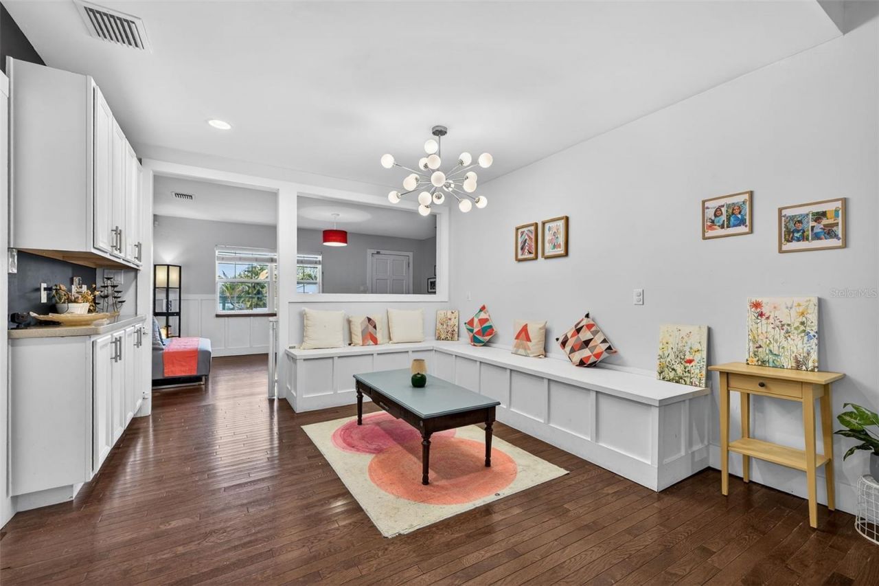 1310 47th Avenue N, Saint Petersburg, FL 33703 Photo