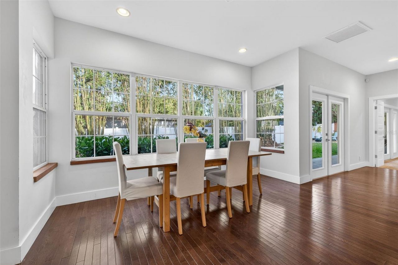 1310 47th Avenue N, Saint Petersburg, FL 33703 Photo