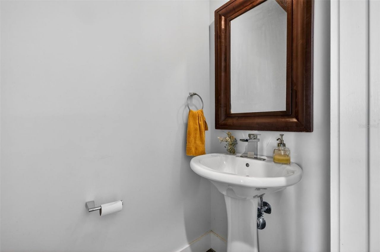 1310 47th Avenue N, Saint Petersburg, FL 33703 Photo