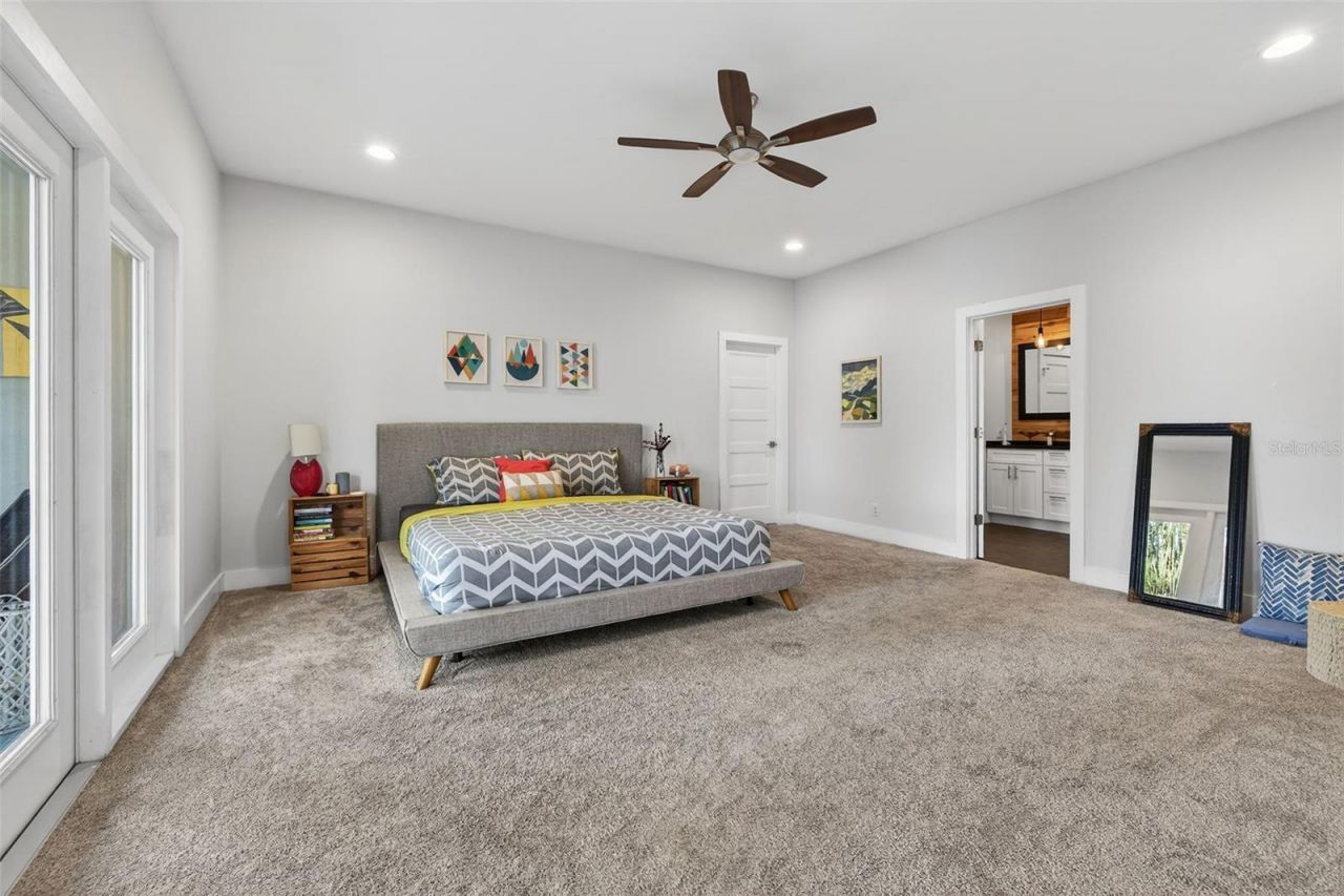 1310 47th Avenue N, Saint Petersburg, FL 33703 Photo