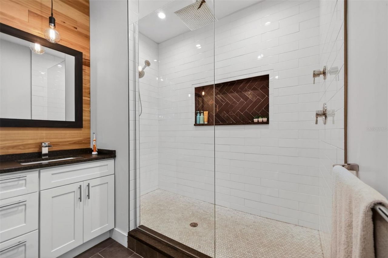 1310 47th Avenue N, Saint Petersburg, FL 33703 Photo