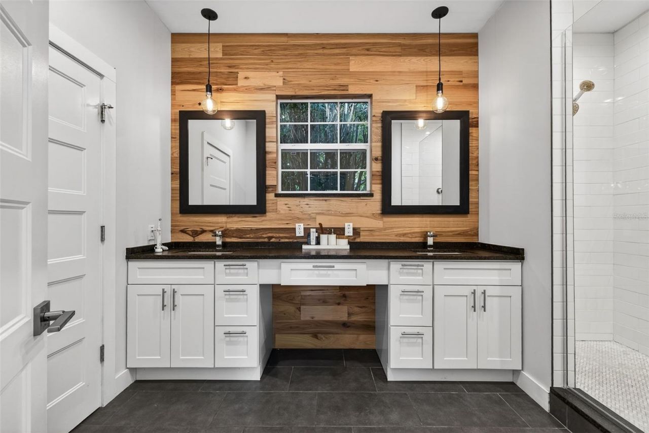 1310 47th Avenue N, Saint Petersburg, FL 33703 Photo