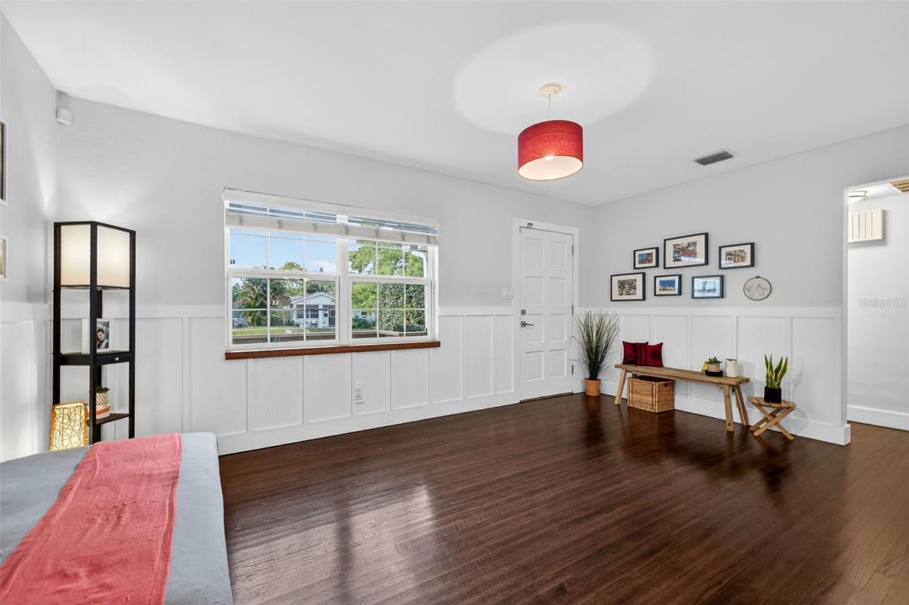 1310 47th Avenue N, Saint Petersburg, FL 33703 Photo