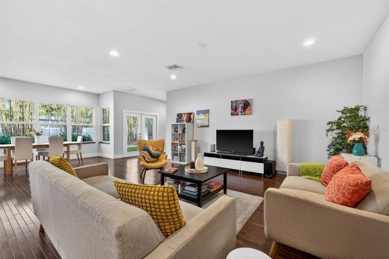 1310 47th Avenue N, Saint Petersburg, FL 33703 Photo