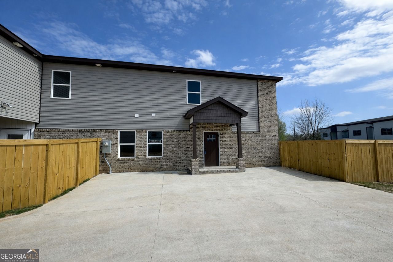 264 Beau Claire Circle, Byron, GA 31008 Main Photo