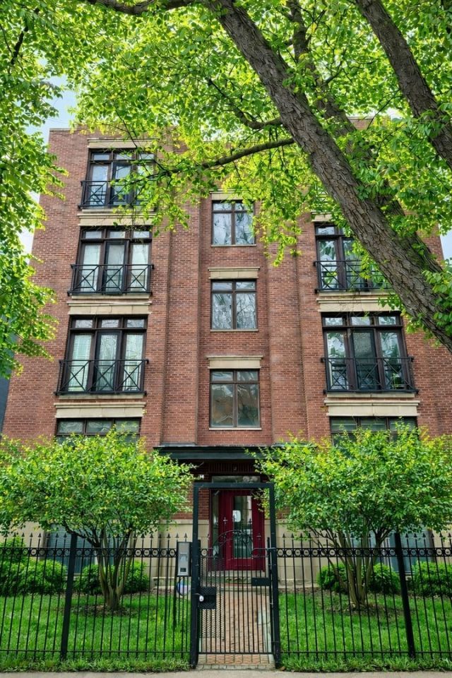 4862 N Kenmore Avenue, Unit 4N, Chicago, IL 60640 Main Photo