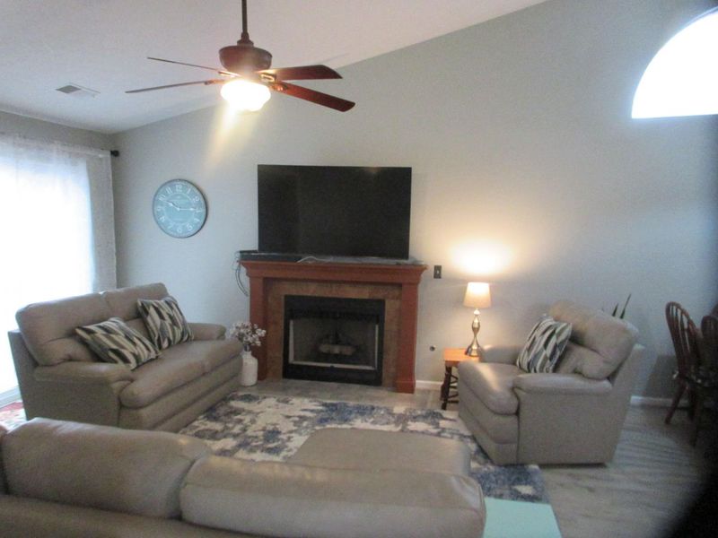 1076 Hampshire Place, Florence, KY 41042 Photo 4