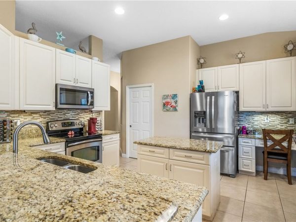 3134 Ashford Square, Vero Beach, FL 32966