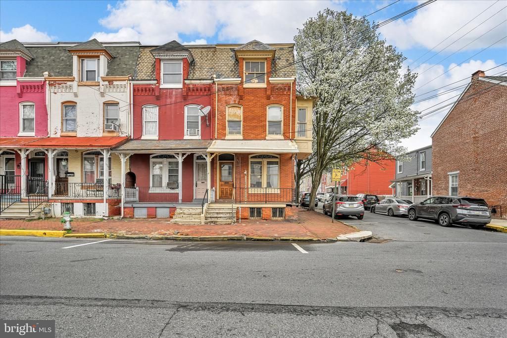 529 Windsor Street, Reading, PA 19601 Main Photo