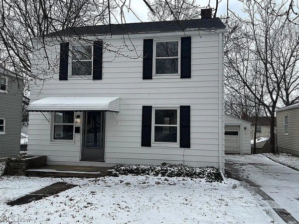 1570 Oakwood Avenue , Akron, OH 44301