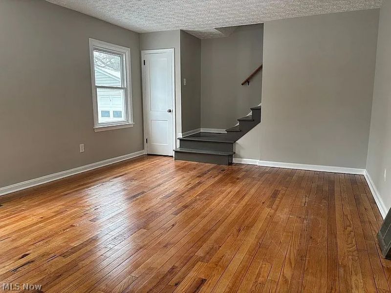 1570 Oakwood Avenue, Akron, OH 44301 Photo 2