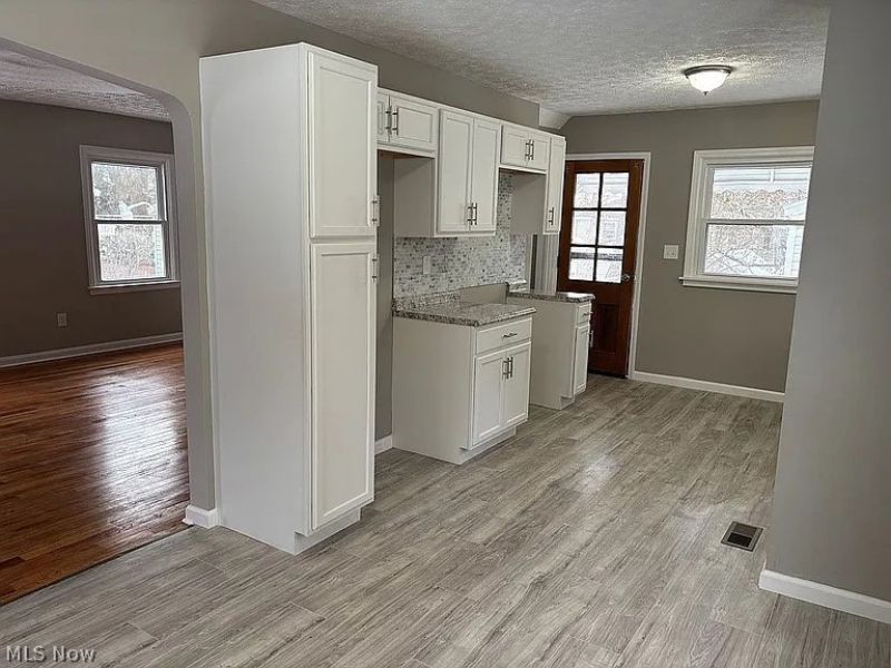 1570 Oakwood Avenue, Akron, OH 44301 Photo 4