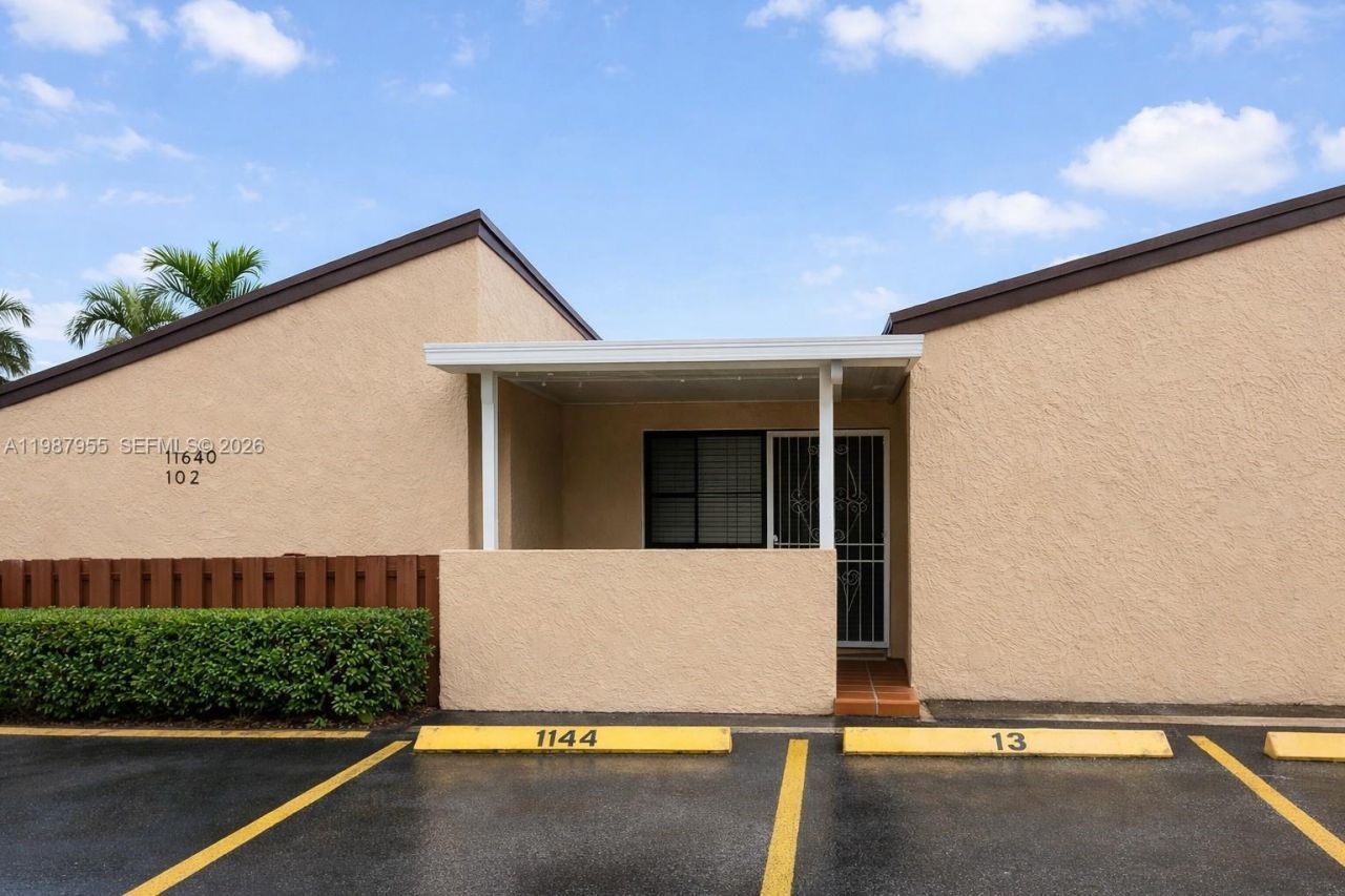 11640 SW 2nd St, Unit 54, Sweetwater, FL 33174 Main Photo