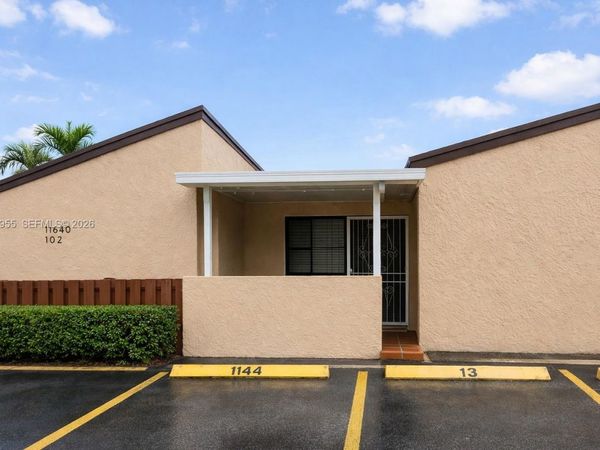 11640 SW 2nd St, Unit 54, Sweetwater, FL 33174