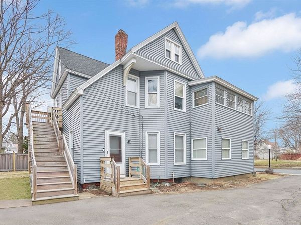 40 Laurel St, Holyoke, MA 01040