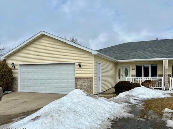 416 CRESTWOOD Court SE, East Grand Forks, MN 56721
