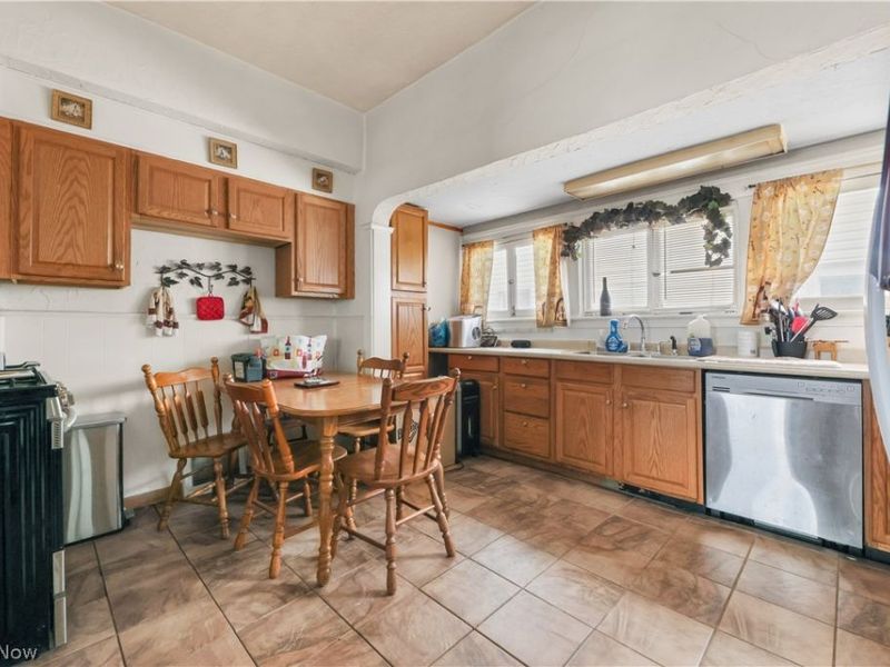 4202 Albertly Avenue, Parma, OH 44134 Photo 11