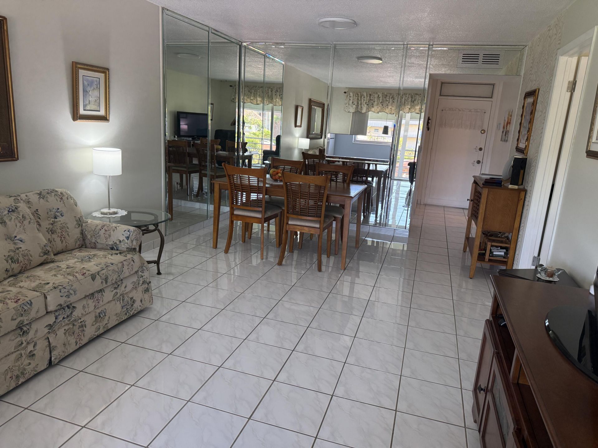2861 NW 47th Terrace, Unit 304b, Lauderdale Lakes, FL 33313 Photo