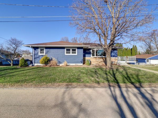 320 10th Street, Fulton, IL 61252