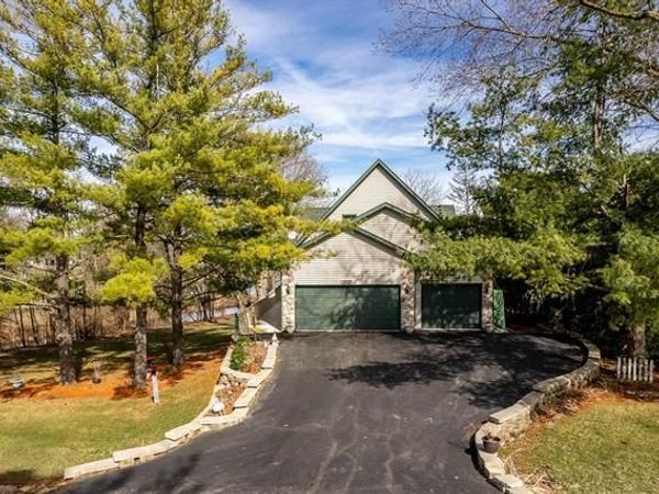 1700 Candlewick Drive , Poplar Grove, IL 61065