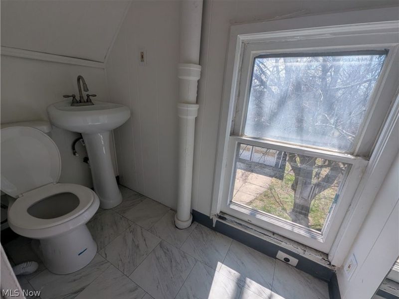 16010 Arcade Avenue, Cleveland, OH 44110 Photo 18