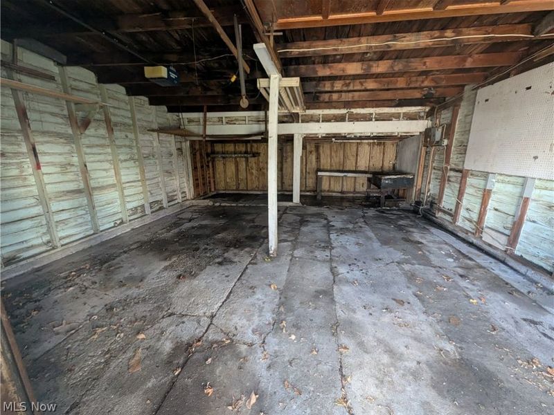 16010 Arcade Avenue, Cleveland, OH 44110 Photo 21