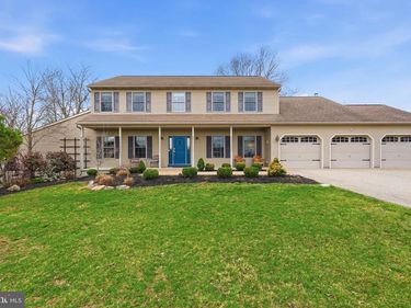 3852 DARK HOLLOW ROAD, FURLONG, PA 18925