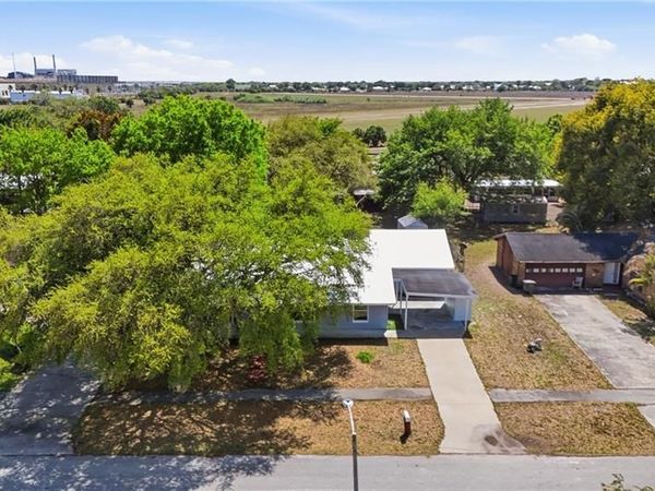 210 E Sugarland CIR , CLEWISTON, FL 33440