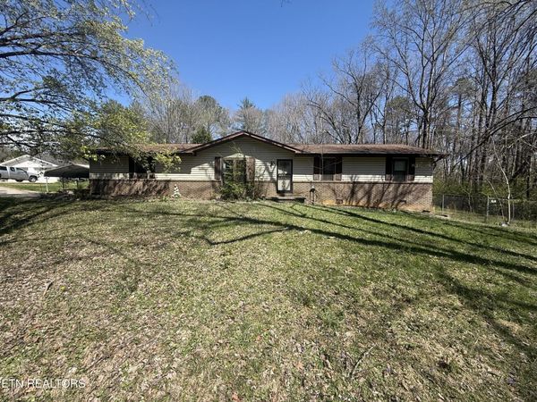 6200 Maloneyville Rd, Corryton, TN 37721