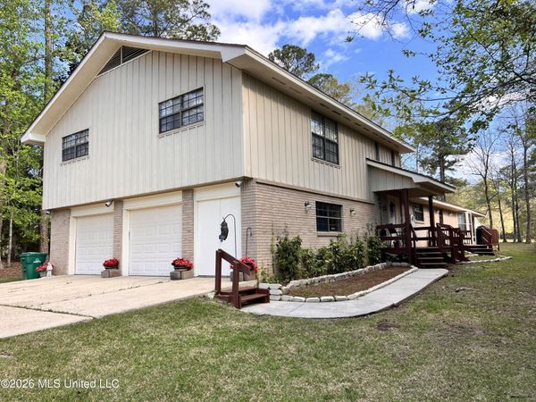 654 Koula Place, Diamondhead, MS 39525