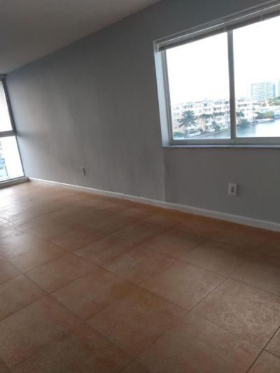 8001 Crespi Boulevard, Unit 5c, Miami Beach, FL 33141 Photo