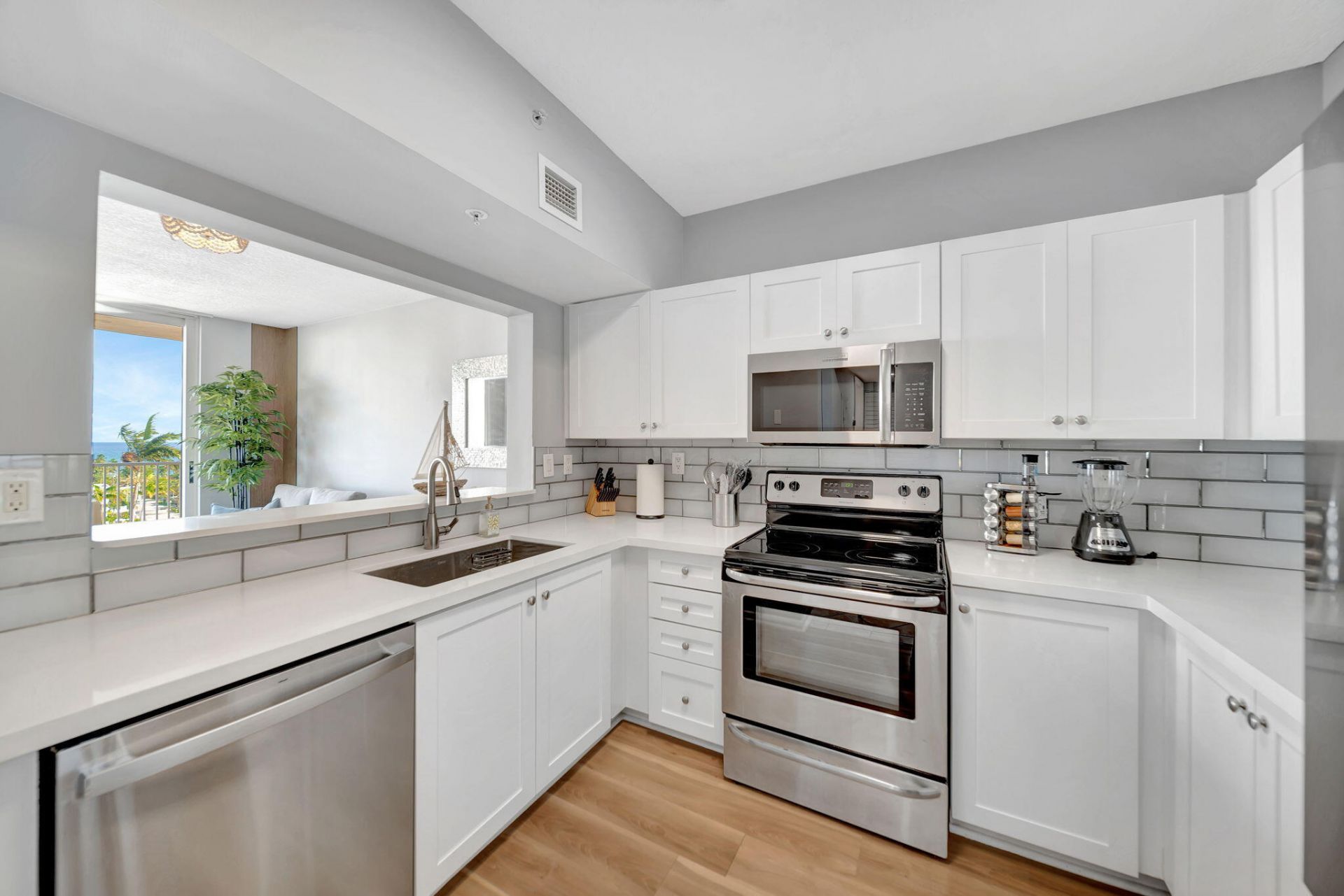 3020 NE 32nd Avenue, Unit 1017, Fort Lauderdale, FL 33308 Photo