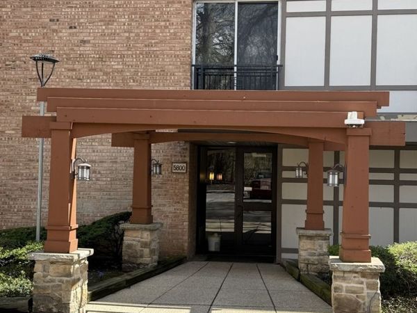 5800 Oakwood Drive, Unit 5G, Lisle, IL 60532