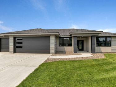 2127 Tamarack Drive, Saint Cloud, MN 56301