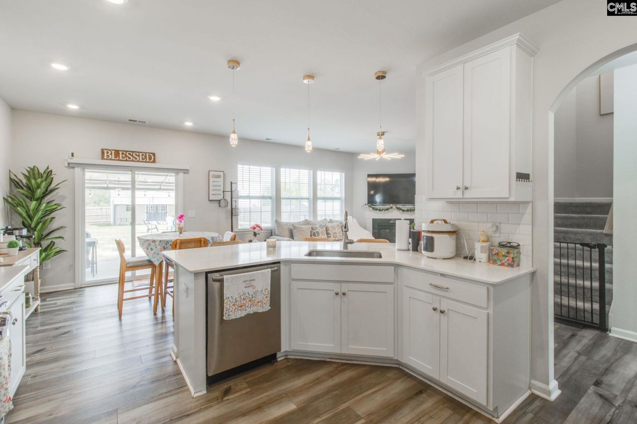 222 Broom Street Photo 13