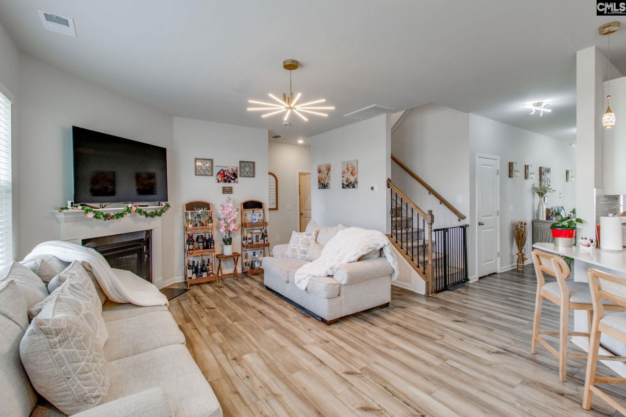 222 Broom Street Photo 16