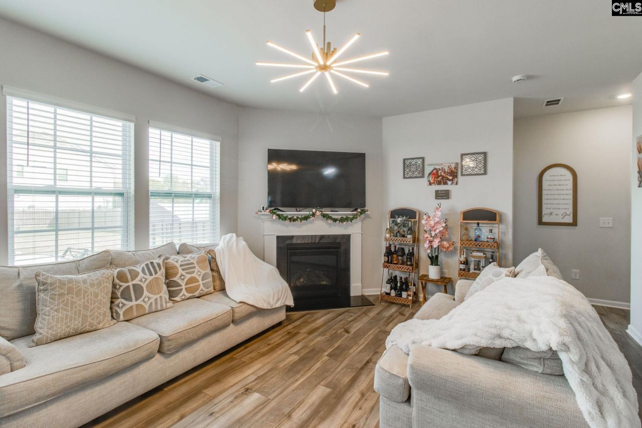 222 Broom Street Photo 17