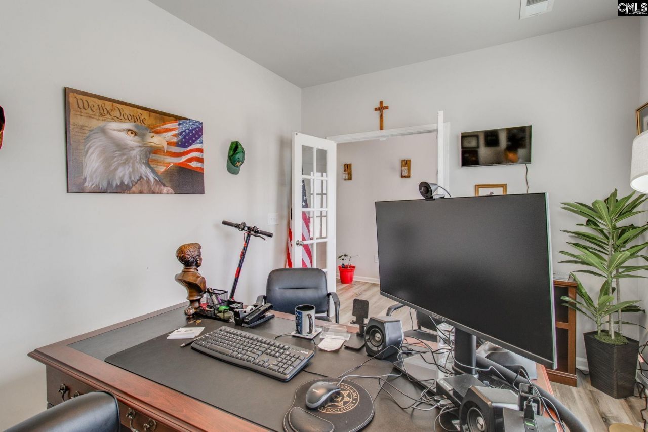 222 Broom Street Photo 8