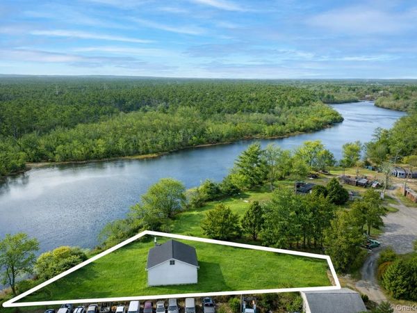 1161 W Main Street , Riverhead, NY 11901