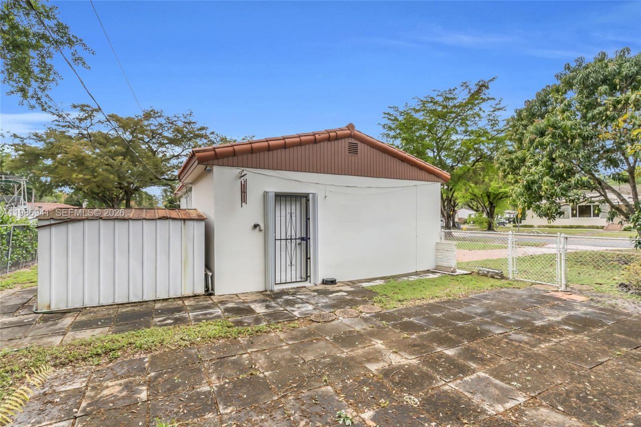 1081 SW 63rd Ave, West Miami, FL 33144 Photo