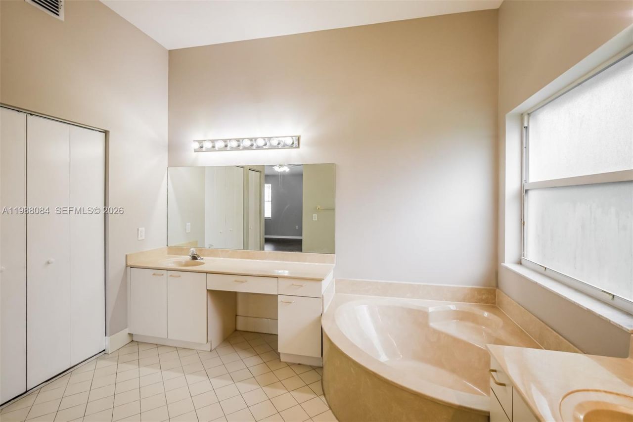 1436 NW 159th Ln , Hollywood, FL 33028 Photo