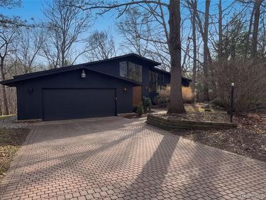 4442 Rolling Pine Drive, West Bloomfield Twp, MI 48323