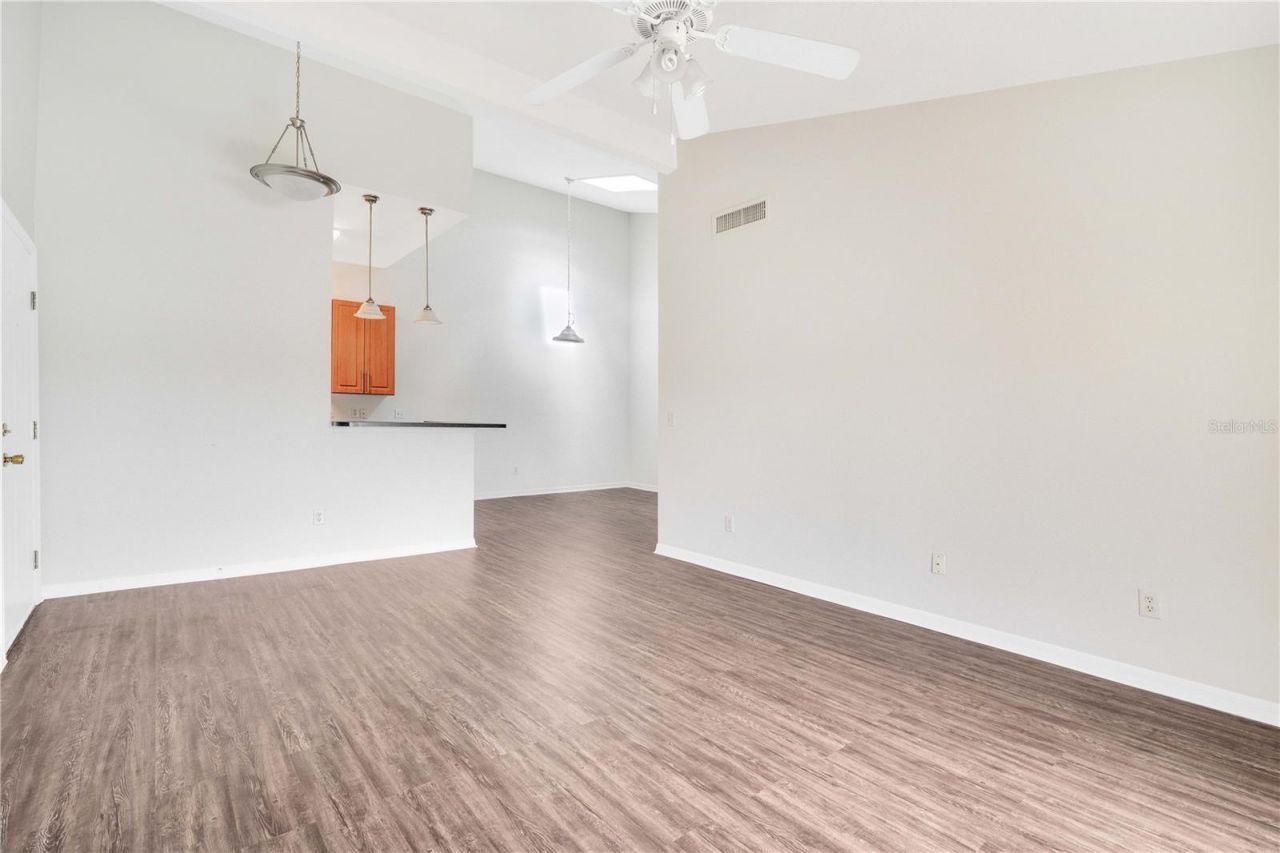 145 N Pearl Lake Causeway , Unit 202, Altamonte Springs, FL 32714 Photo