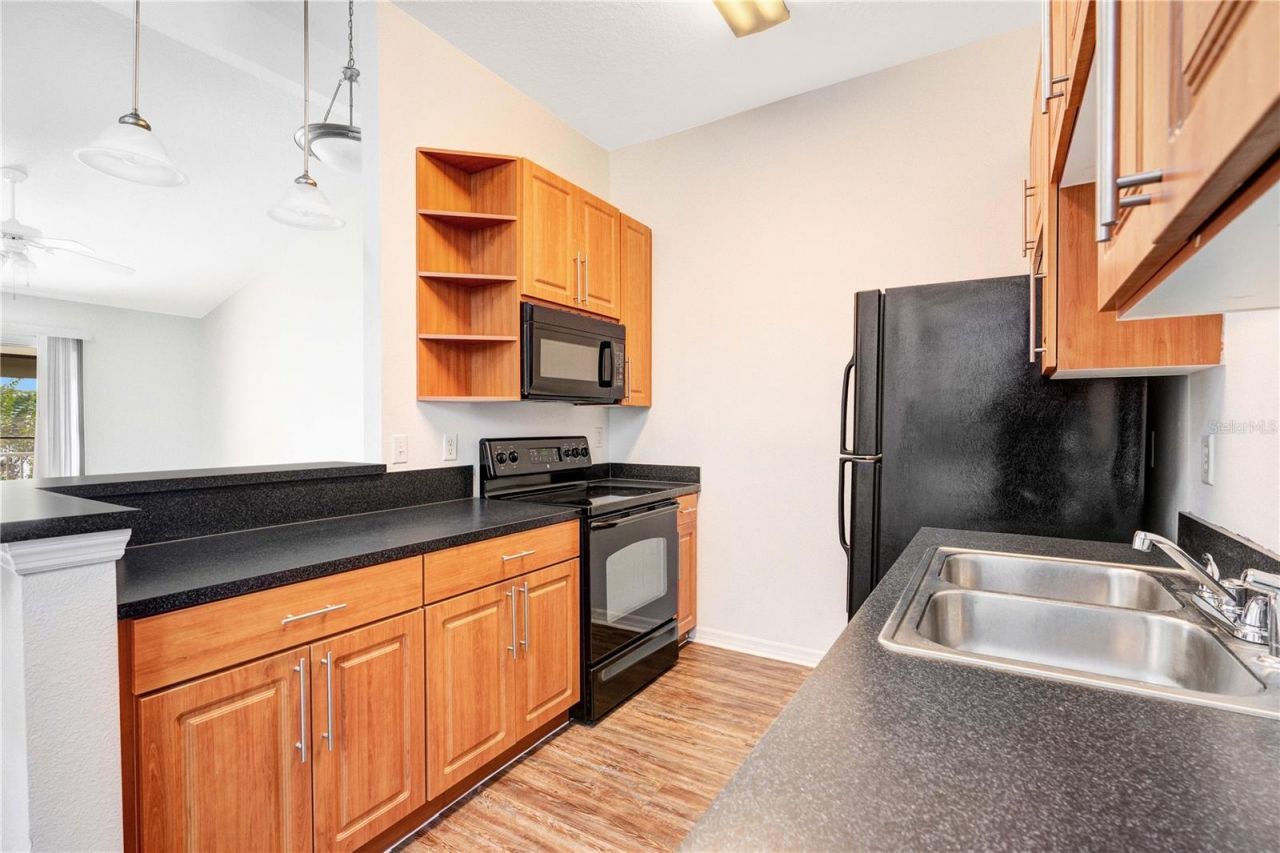 145 N Pearl Lake Causeway , Unit 202, Altamonte Springs, FL 32714 Photo