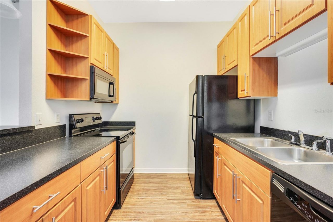 145 N Pearl Lake Causeway , Unit 202, Altamonte Springs, FL 32714 Photo