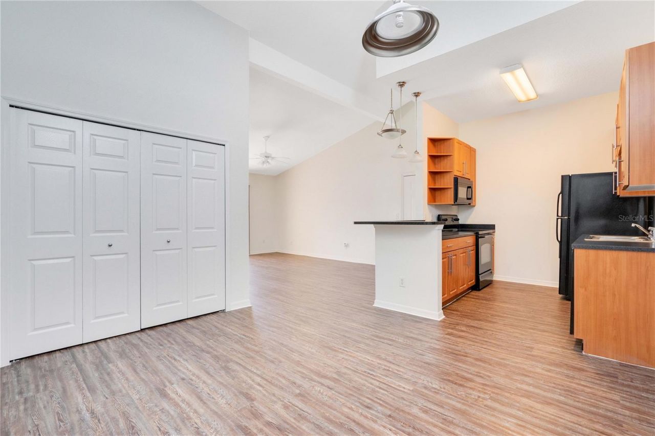 145 N Pearl Lake Causeway , Unit 202, Altamonte Springs, FL 32714 Photo