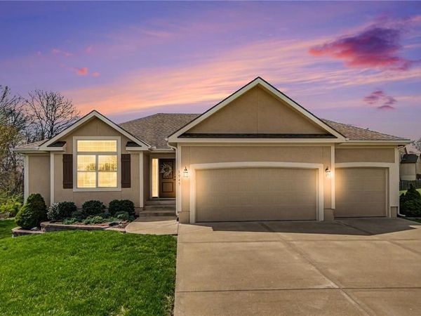 3945 NW 97th Street, Kansas City, MO 64154