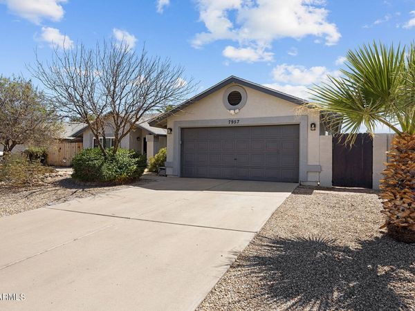 7957 W DREYFUS Drive, Peoria, AZ 85381