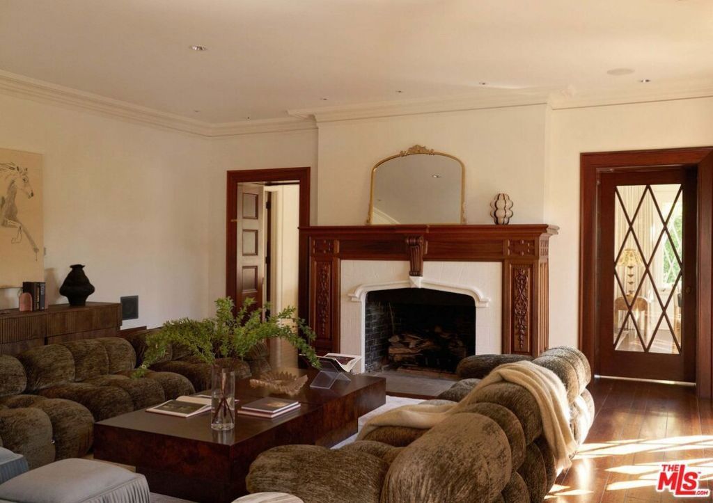 444 S Plymouth Boulevard, Los Angeles, CA 90020 Main Photo