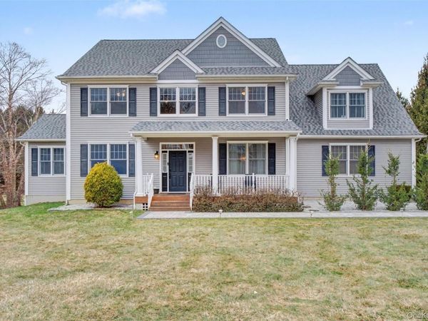 26 Mt Pleasant Drive, Poughquag, NY 12570